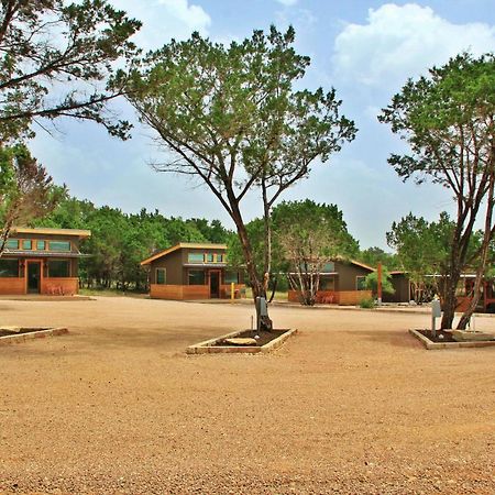 ويمبيرلي Green Acres Cottages - Fredericksburg Suite المظهر الخارجي الصورة